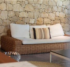 6 bedroom villa with pool and sea views near Noto, Sicily, sleeps 12